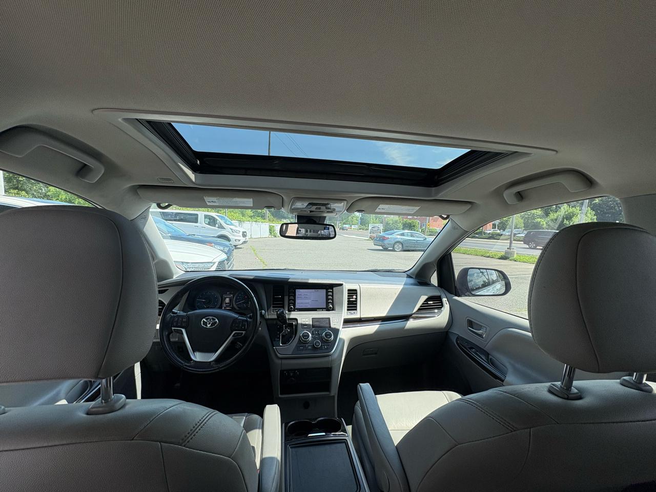 Toyota Sienna  2020