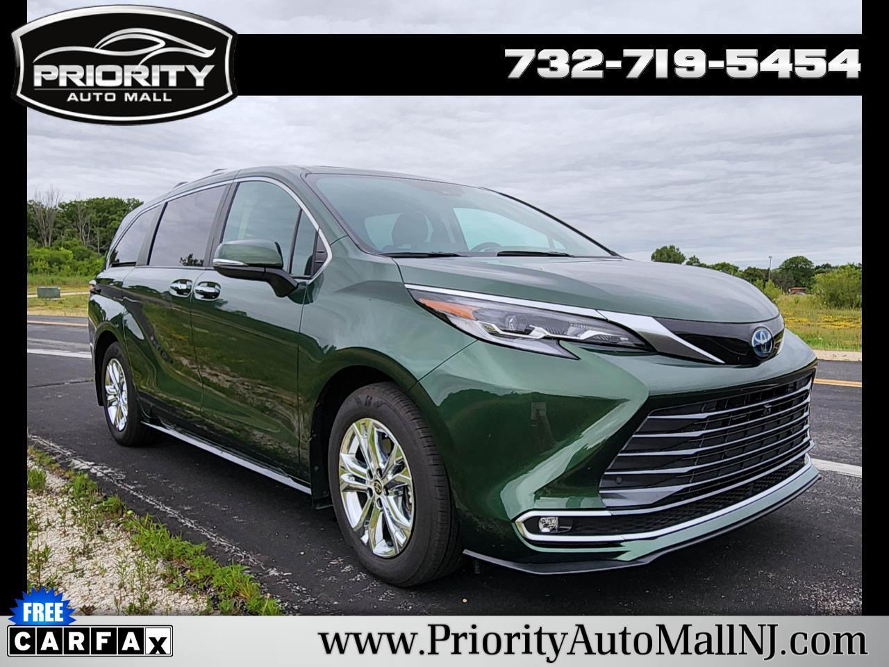 2023 Toyota Sienna XLE 8-Passenger Hybrid FWD's photo