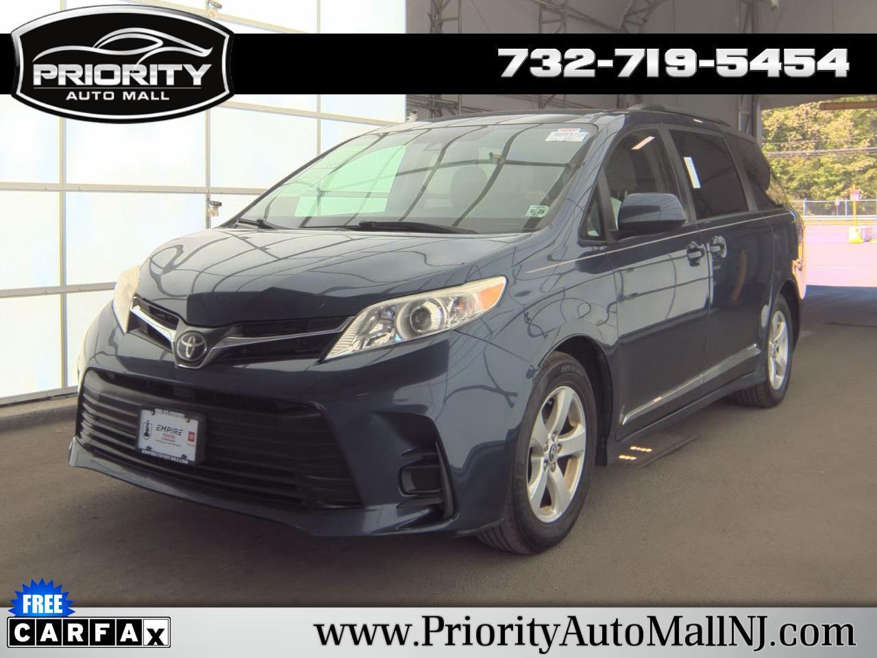 Toyota Sienna LE FWD 8-Passenger (Natl) 2019