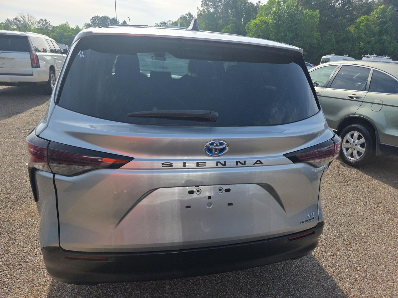 Toyota Sienna LE FWD 8-Passenger (Natl) 2023