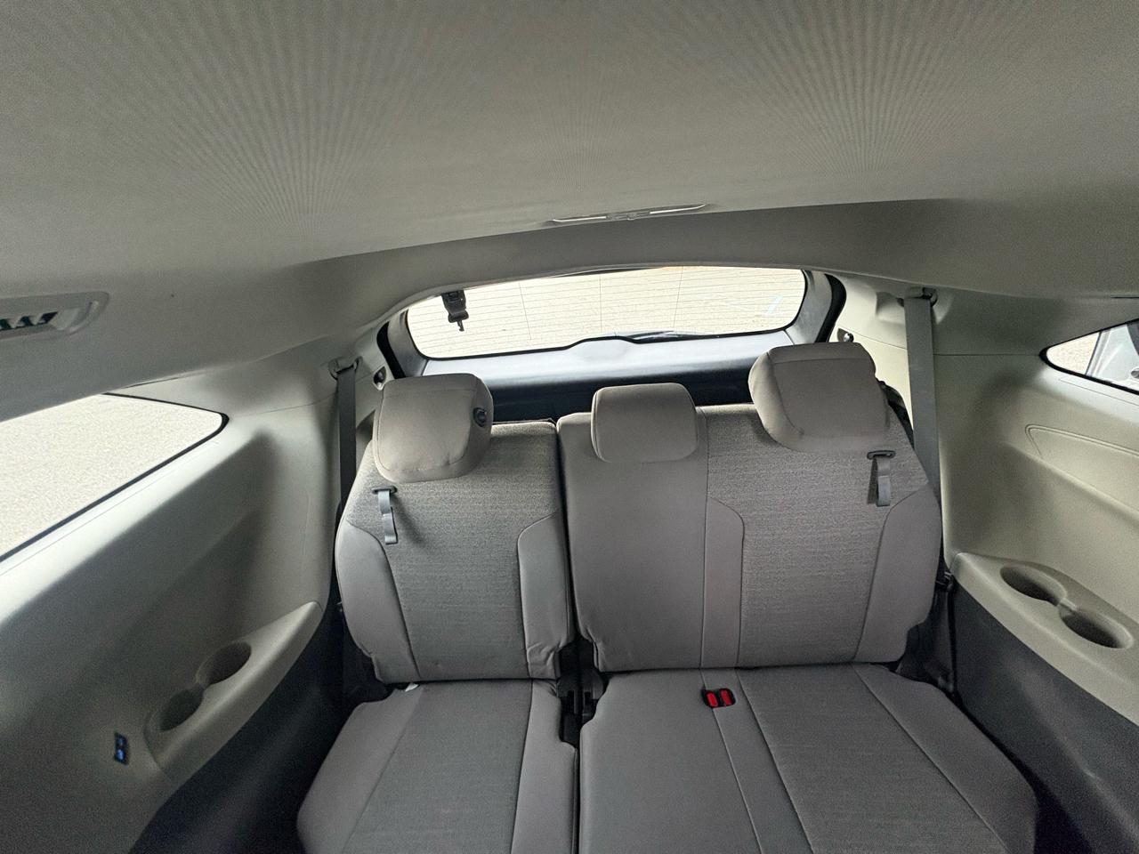 Toyota Sienna LE FWD 8-Passenger (Natl) 2023