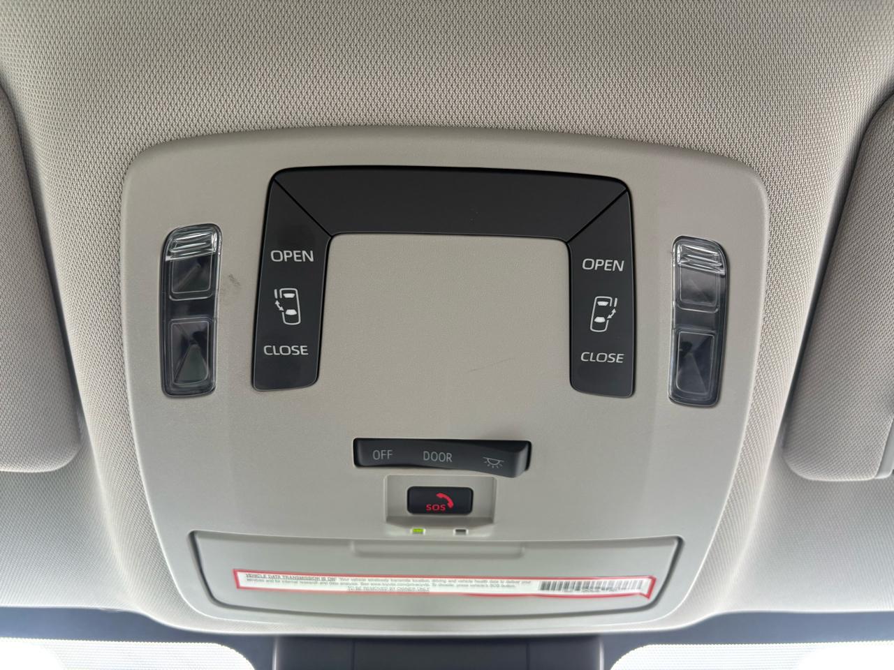 Toyota Sienna LE FWD 8-Passenger (Natl) 2023