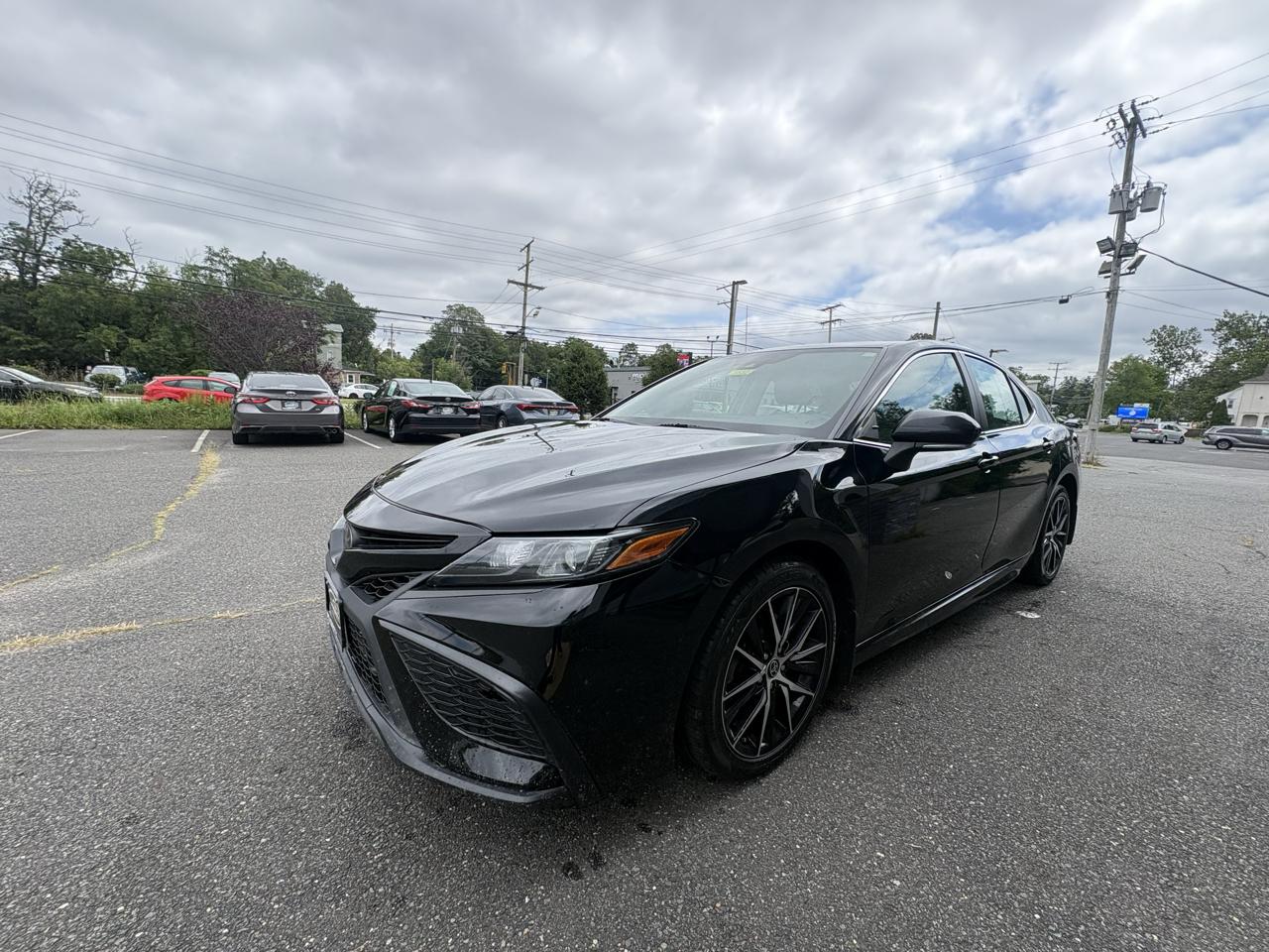 Toyota Camry SE 2023