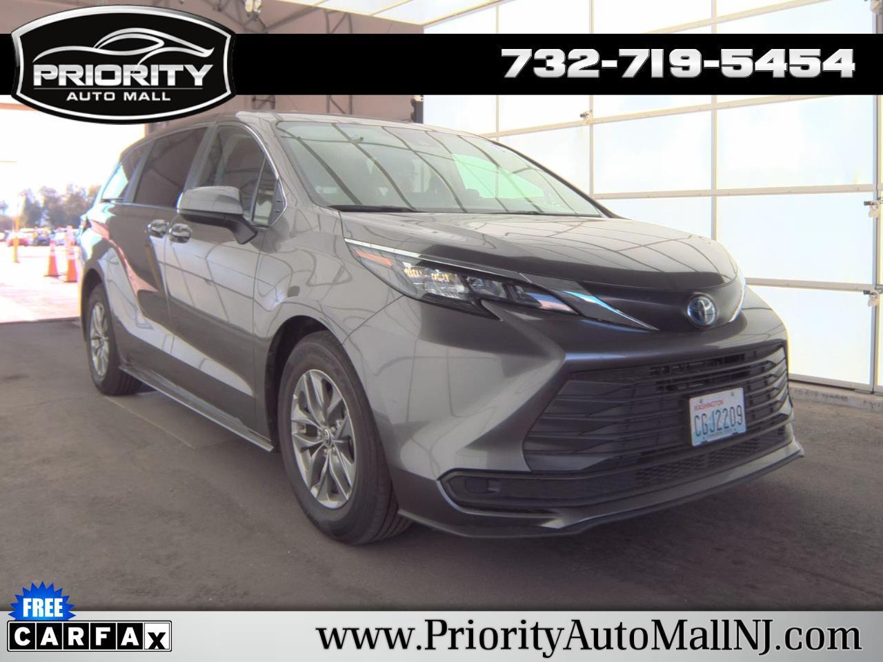 Toyota Sienna LE FWD 8-Passenger (Natl) 2024