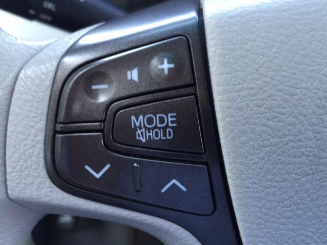 Toyota Sienna 5dr 7-Pass Van V6 LE FWD (Natl) 2013