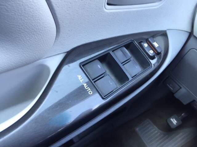 Toyota Sienna 5dr 7-Pass Van V6 LE FWD (Natl) 2013