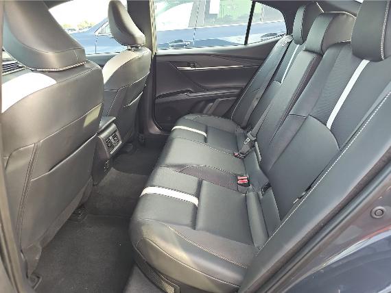 Toyota Camry SE 2025