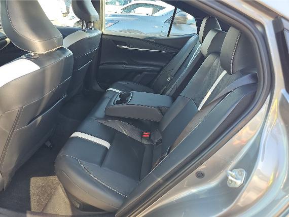 Toyota Camry SE 2025