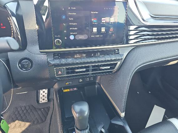 Toyota Camry SE 2025