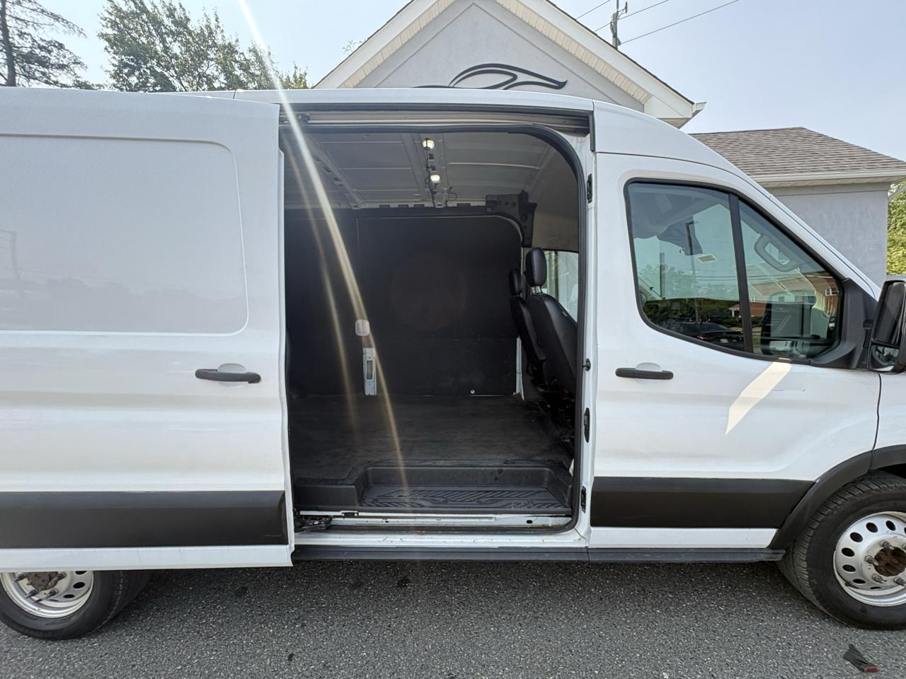 Ford Transit Cargo Van T-250 130" Med Rf 9070 GVWR AWD 2023