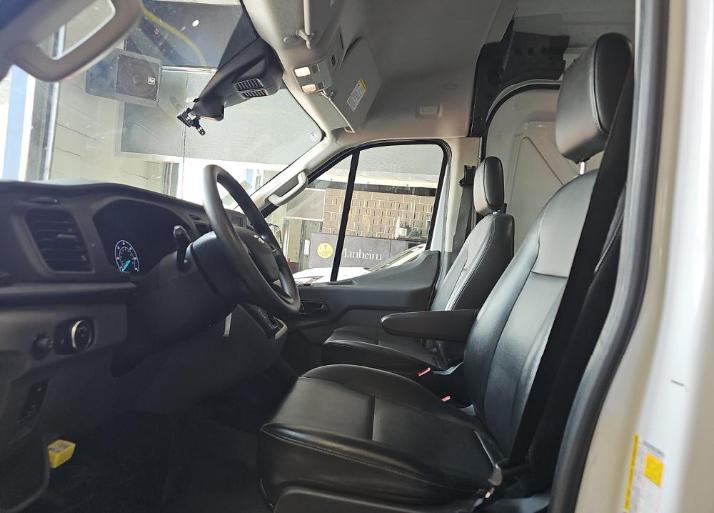 Ford Transit Cargo Van T-250 148" Med Rf 9070 GVWR RWD 2025