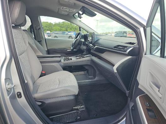 Toyota Sienna LE FWD 8-Passenger (Natl) 2023