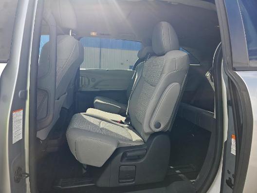 Toyota Sienna LE FWD 8-Passenger (Natl) 2023