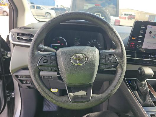 Toyota Sienna LE FWD 8-Passenger (Natl) 2023