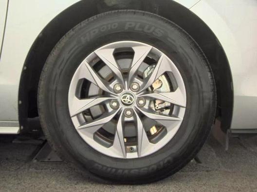 Toyota Sienna LE FWD 8-Passenger (Natl) 2023