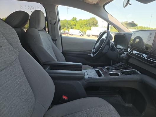 Toyota Sienna LE FWD 8-Passenger (Natl) 2022