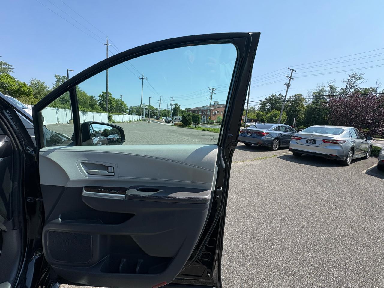 Toyota Sienna LE FWD 8-Passenger (Natl) 2022