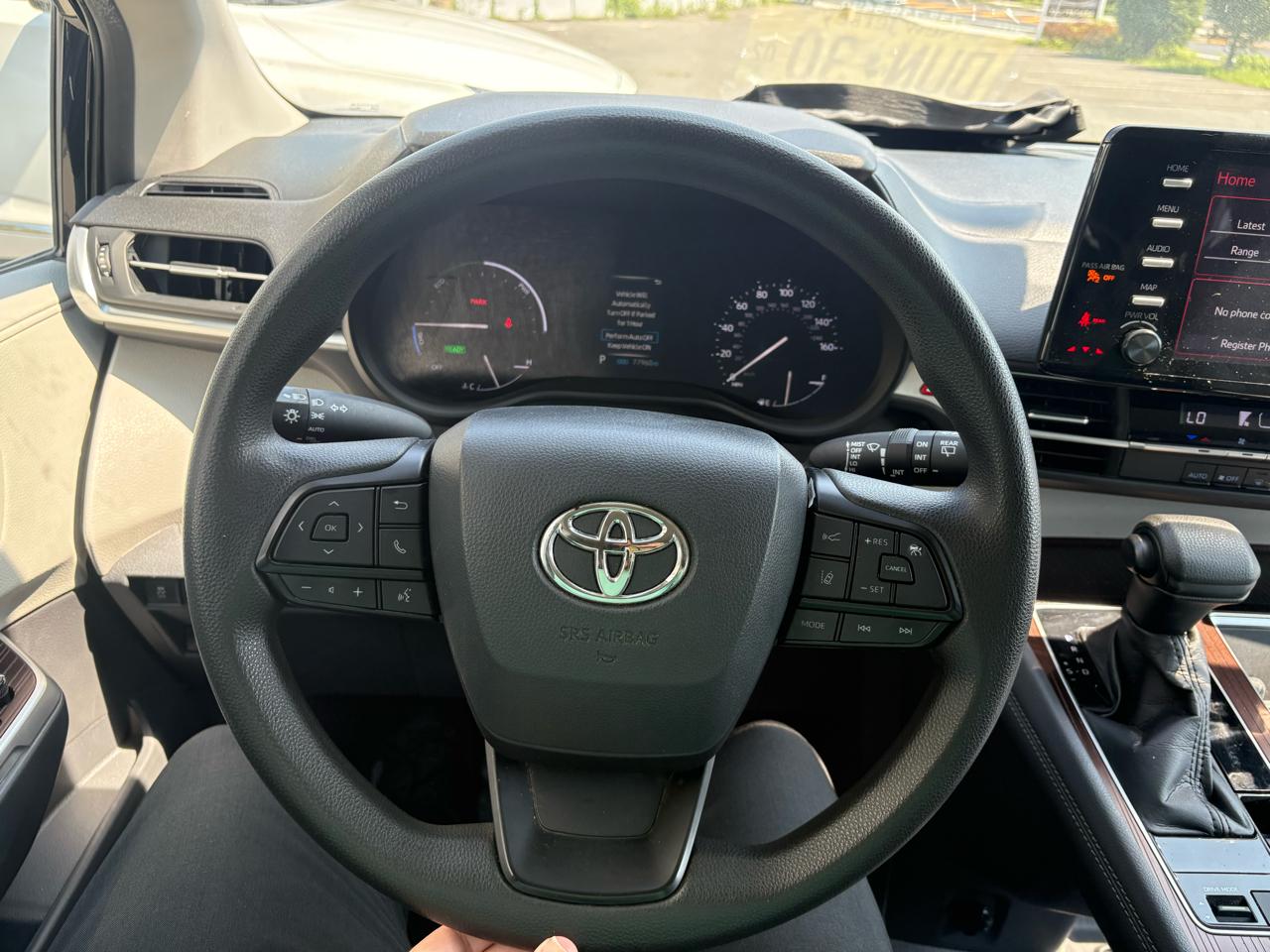 Toyota Sienna LE FWD 8-Passenger (Natl) 2022