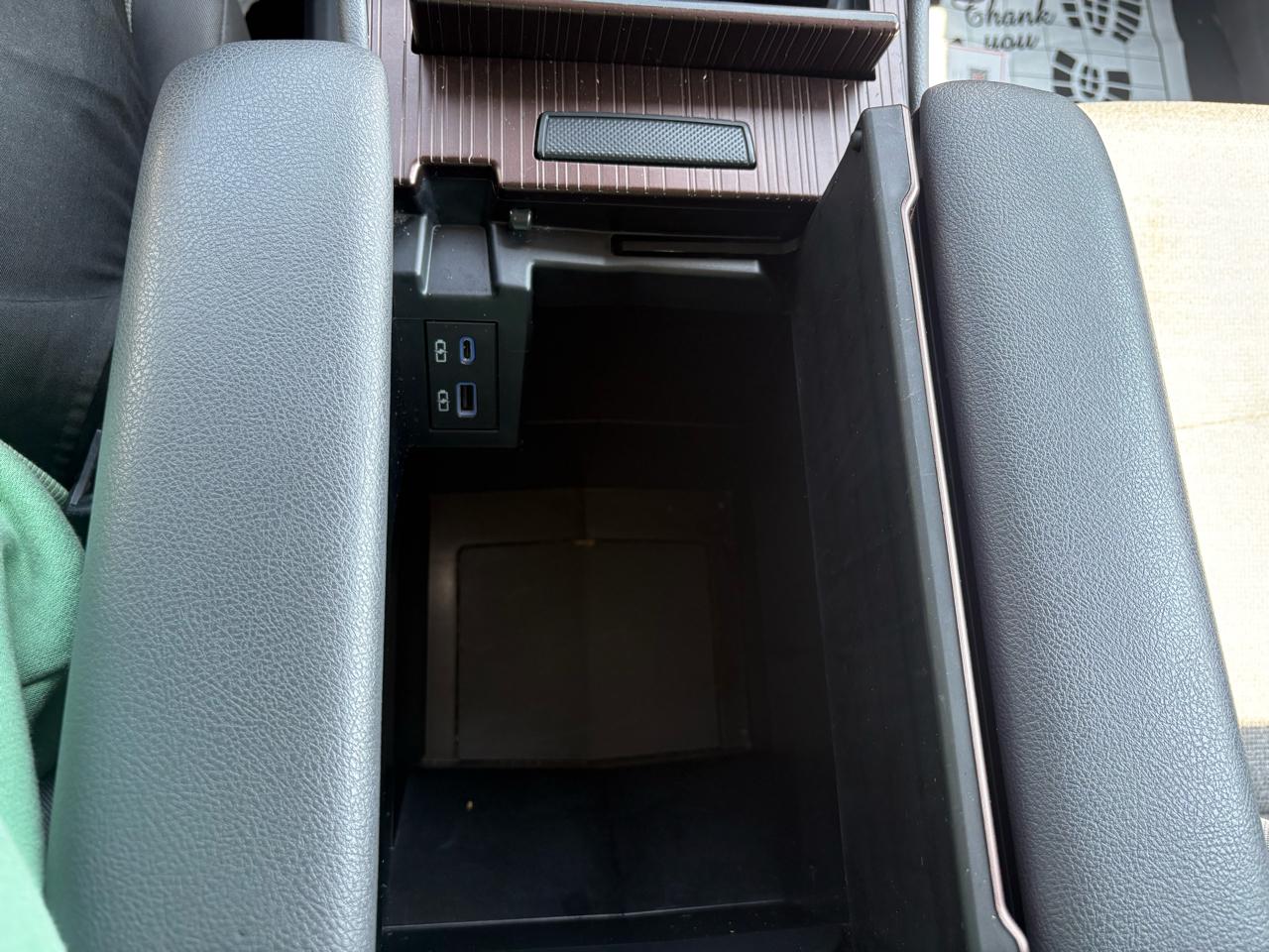 Toyota Sienna LE FWD 8-Passenger (Natl) 2022