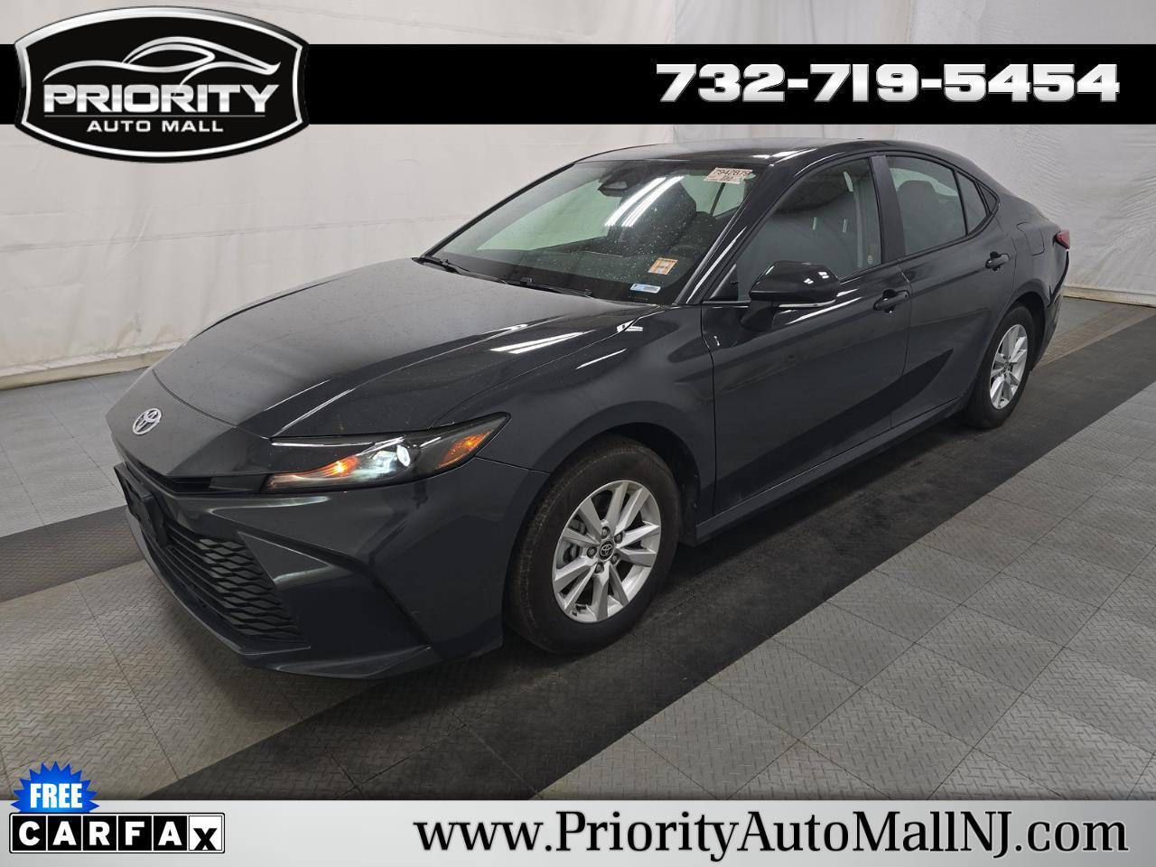Toyota Camry XLE AWD (Natl) 2025