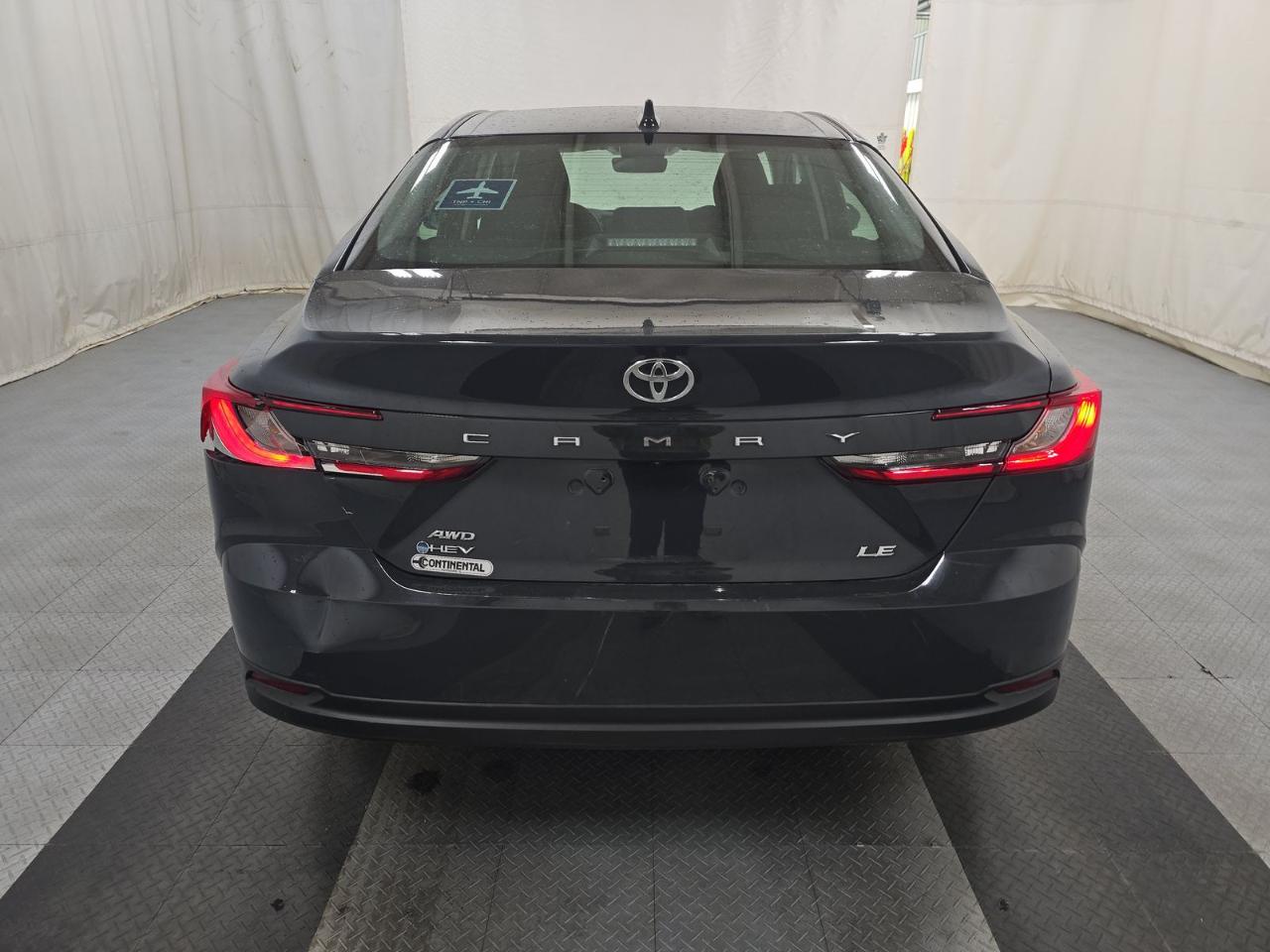Toyota Camry XLE AWD (Natl) 2025