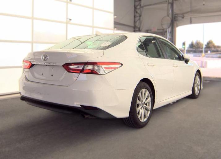 Toyota Camry LE Auto (Natl) 2020