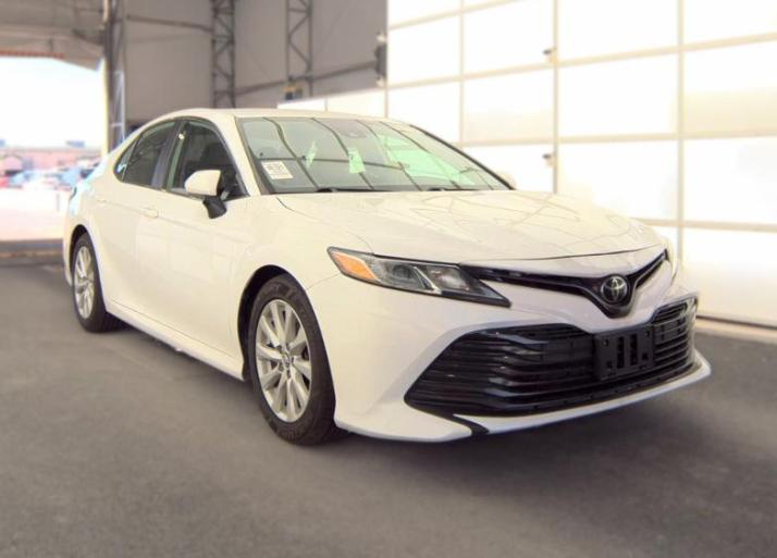 Toyota Camry LE Auto (Natl) 2020
