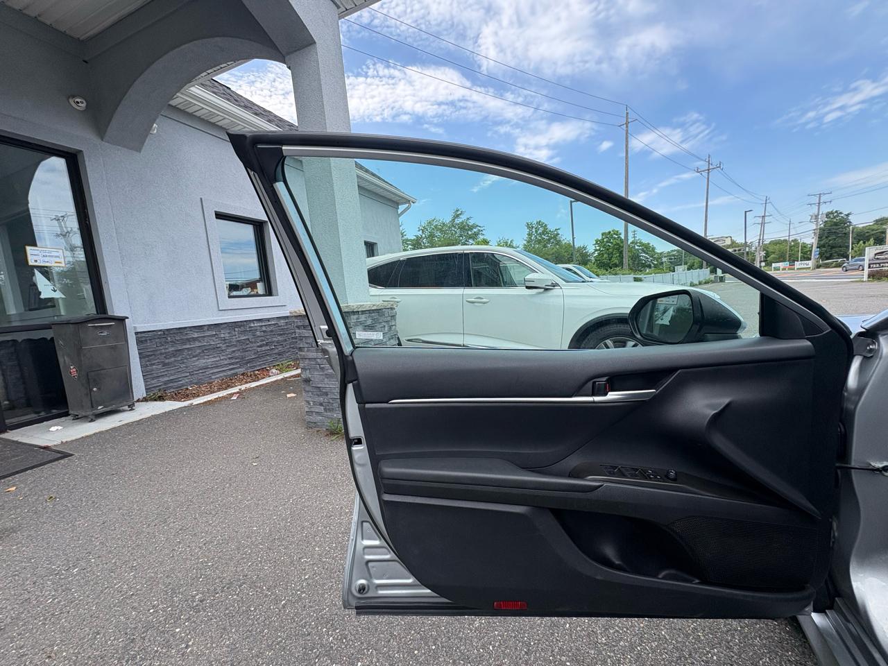 Toyota Camry LE Auto (Natl) 2024