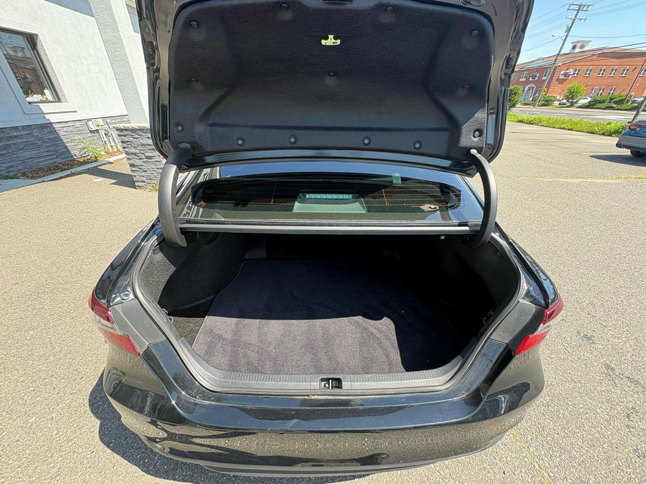 Toyota Camry LE Auto (Natl) 2023