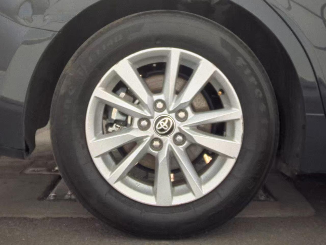 Toyota Camry LE 2025