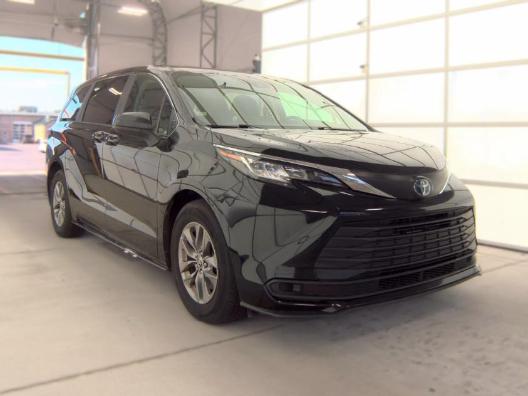 Toyota Sienna LE FWD 8-Passenger (Natl) 2023