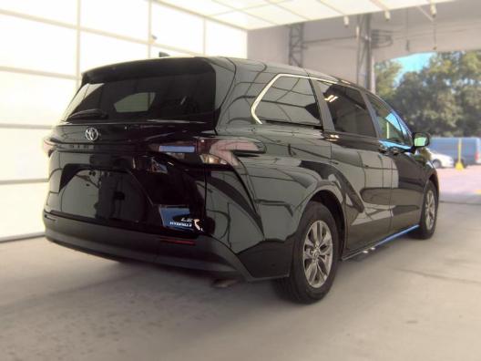 Toyota Sienna LE FWD 8-Passenger (Natl) 2023