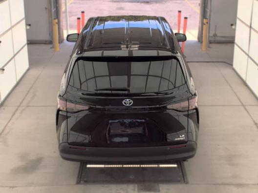 Toyota Sienna LE FWD 8-Passenger (Natl) 2023