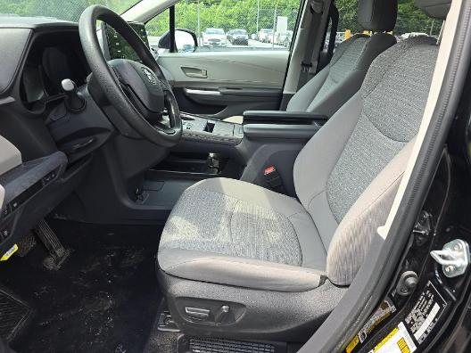 Toyota Sienna LE FWD 8-Passenger (Natl) 2023