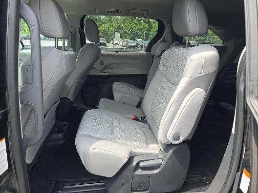 Toyota Sienna LE FWD 8-Passenger (Natl) 2023