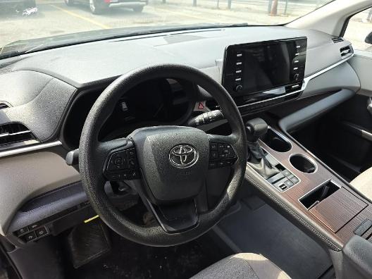 Toyota Sienna LE FWD 8-Passenger (Natl) 2023