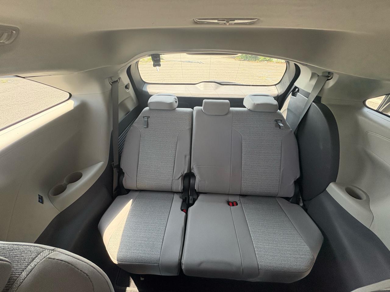 Toyota Sienna LE FWD 8-Passenger (Natl) 2023