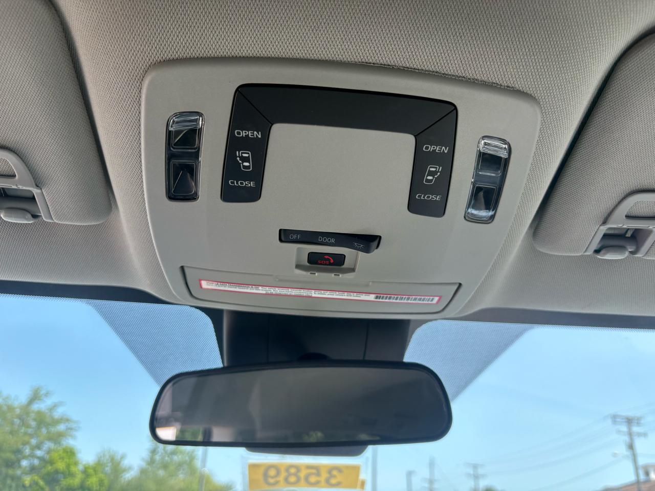 Toyota Sienna LE FWD 8-Passenger (Natl) 2023