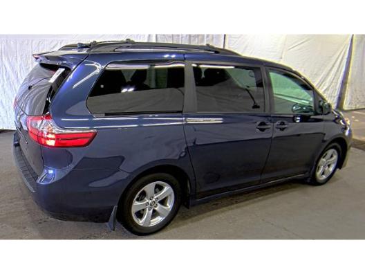 Toyota Sienna LE FWD 8-Passenger (Natl) 2020