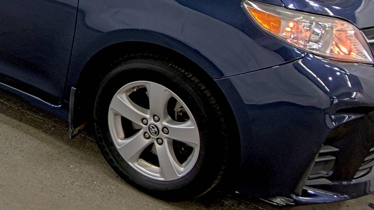 Toyota Sienna LE FWD 8-Passenger (Natl) 2020