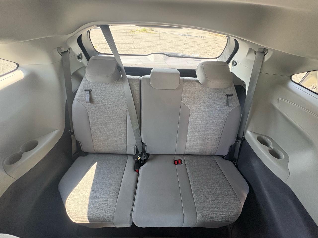 Toyota Sienna LE FWD 8-Passenger (Natl) 2022