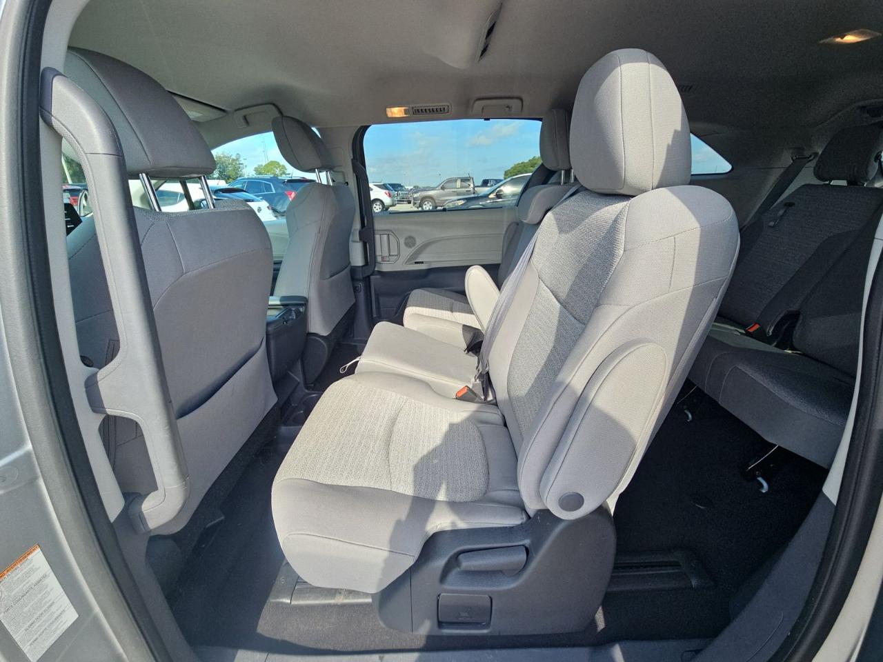 Toyota Sienna LE AWD 8-Passenger (Natl) 2022
