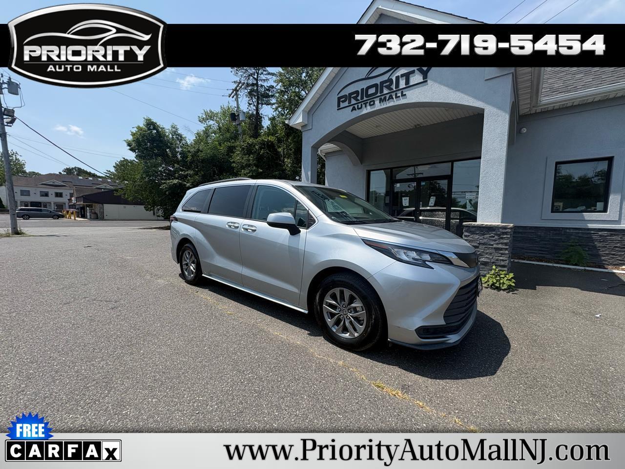 2022 Toyota Sienna LE AWD 8-Passenger (Natl)