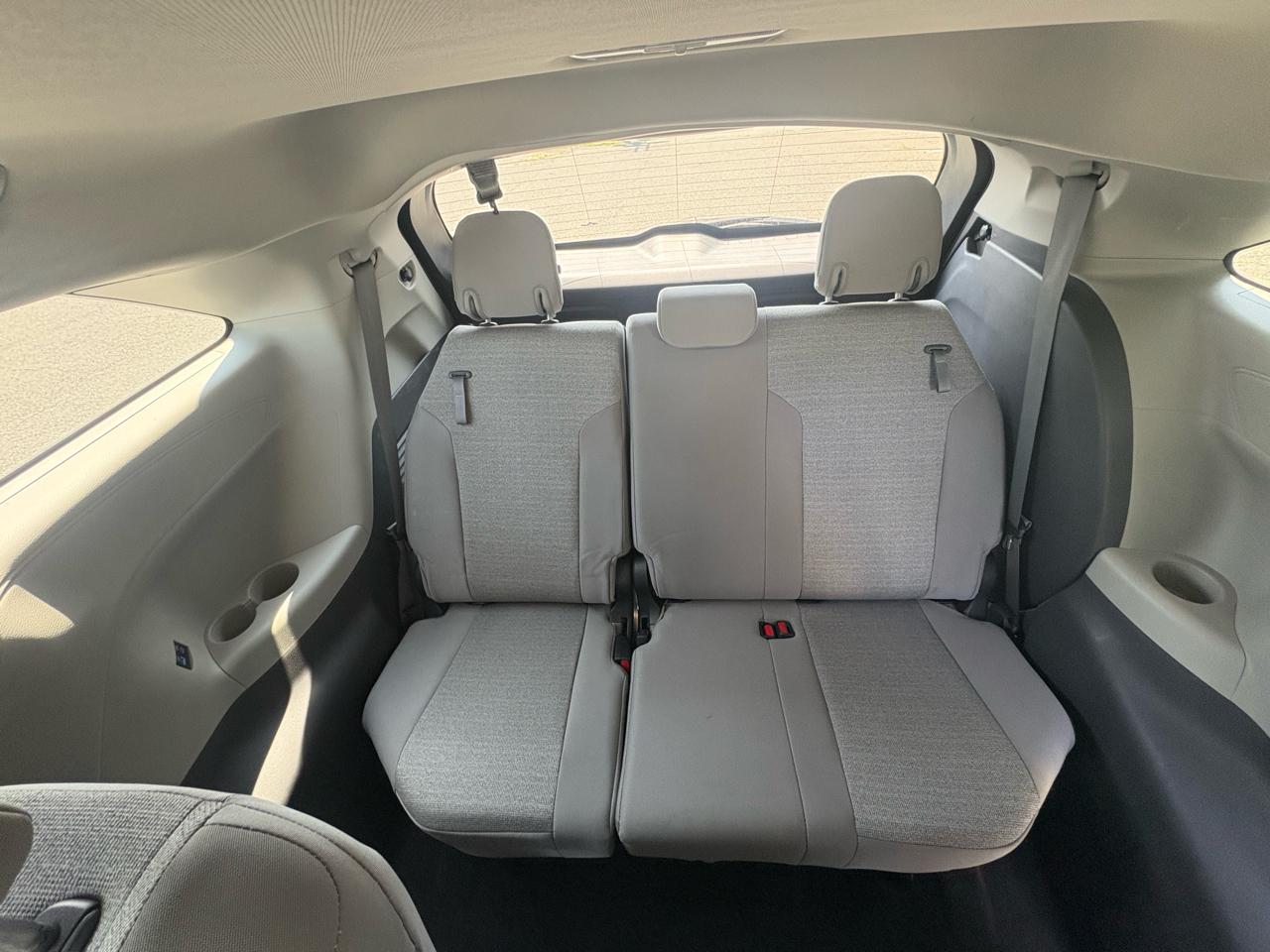 Toyota Sienna LE AWD 8-Passenger (Natl) 2022