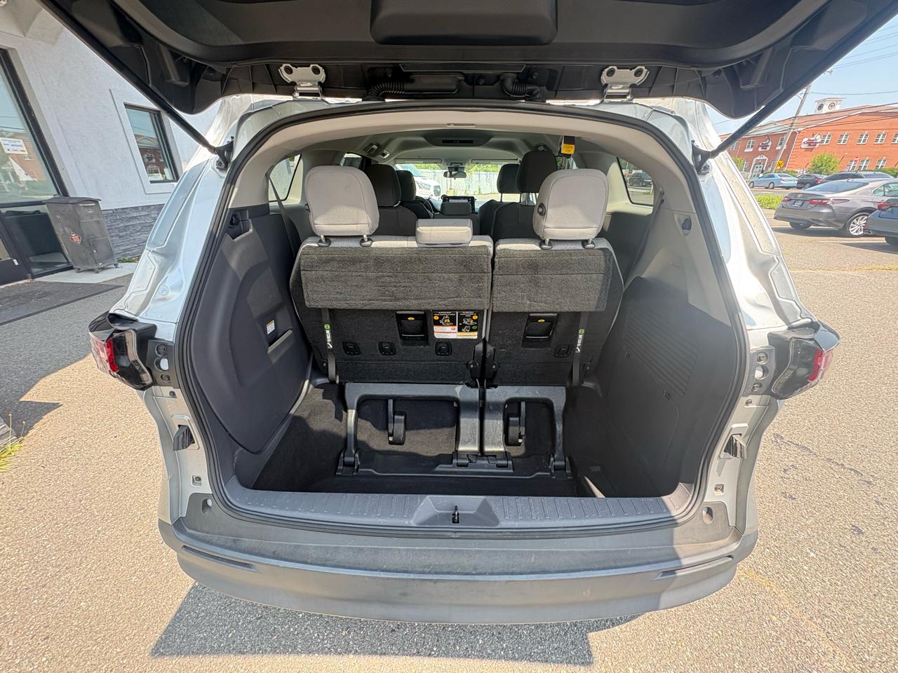 Toyota Sienna LE AWD 8-Passenger (Natl) 2022