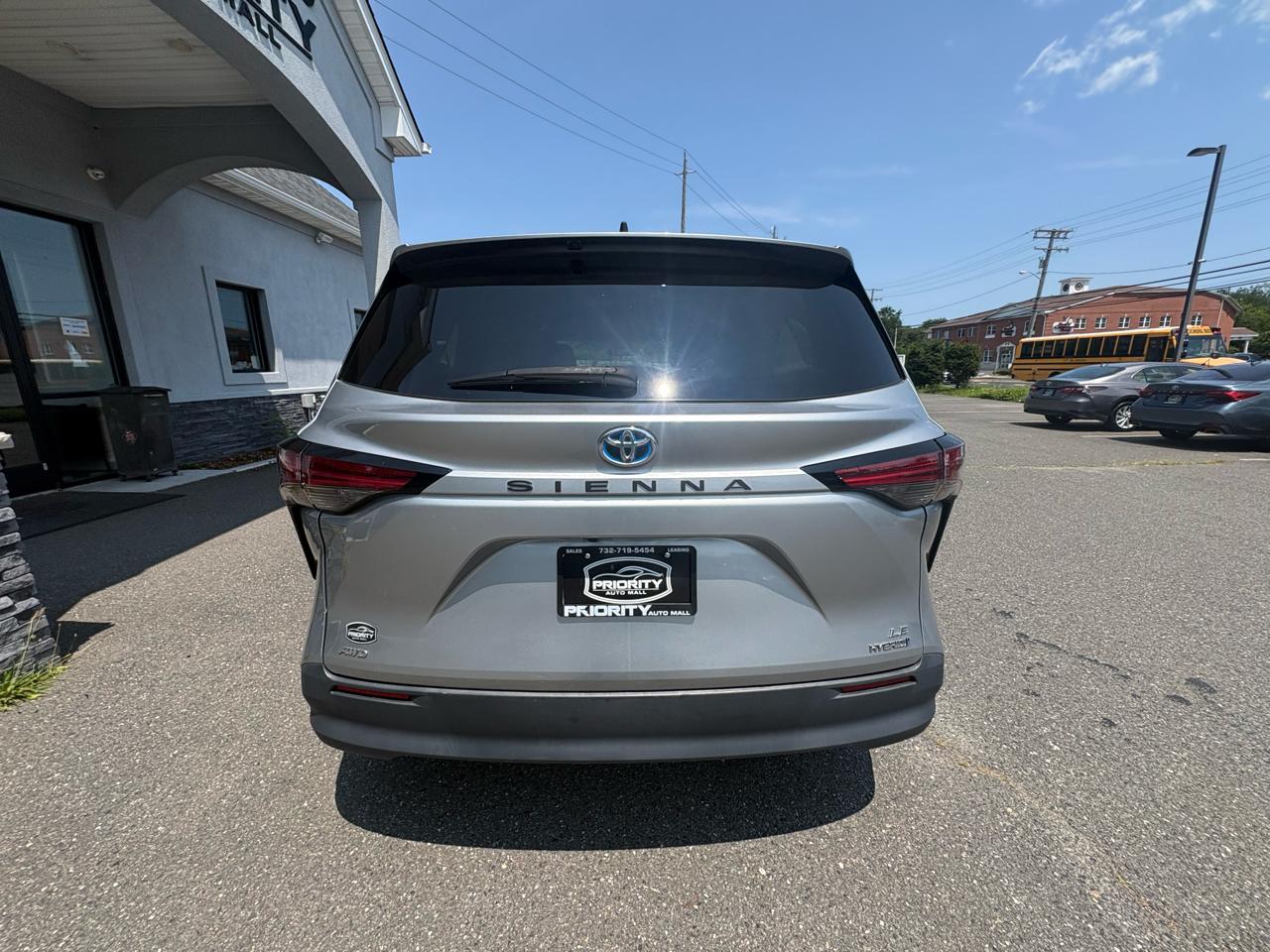 Toyota Sienna LE AWD 8-Passenger (Natl) 2022