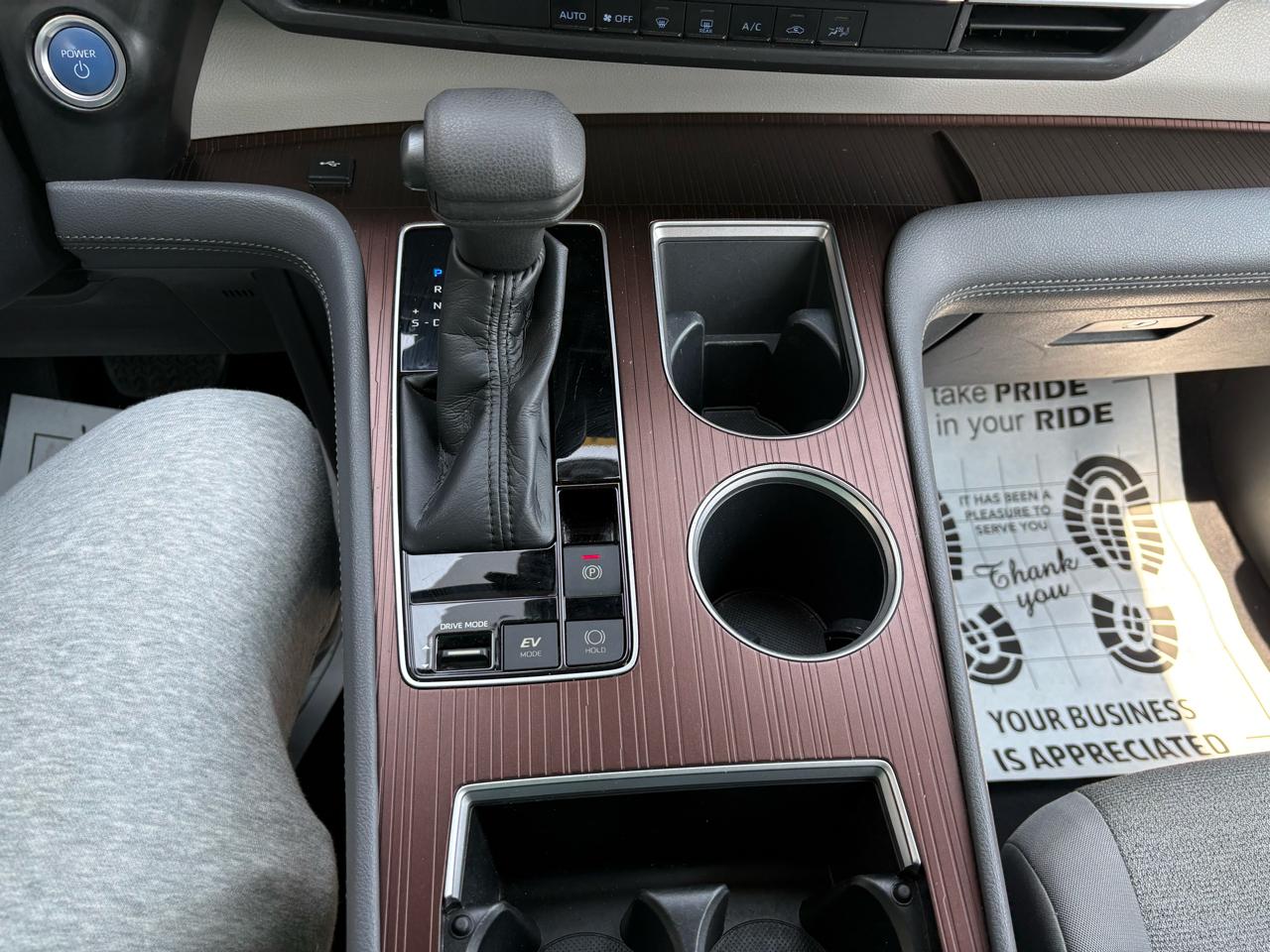 Toyota Sienna LE AWD 8-Passenger (Natl) 2022