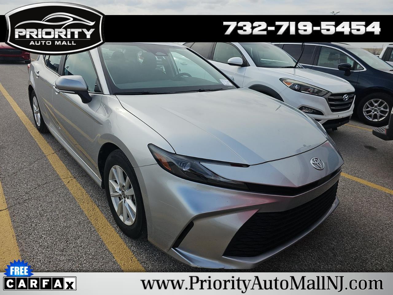 Toyota Camry LE Auto (Natl) 2022