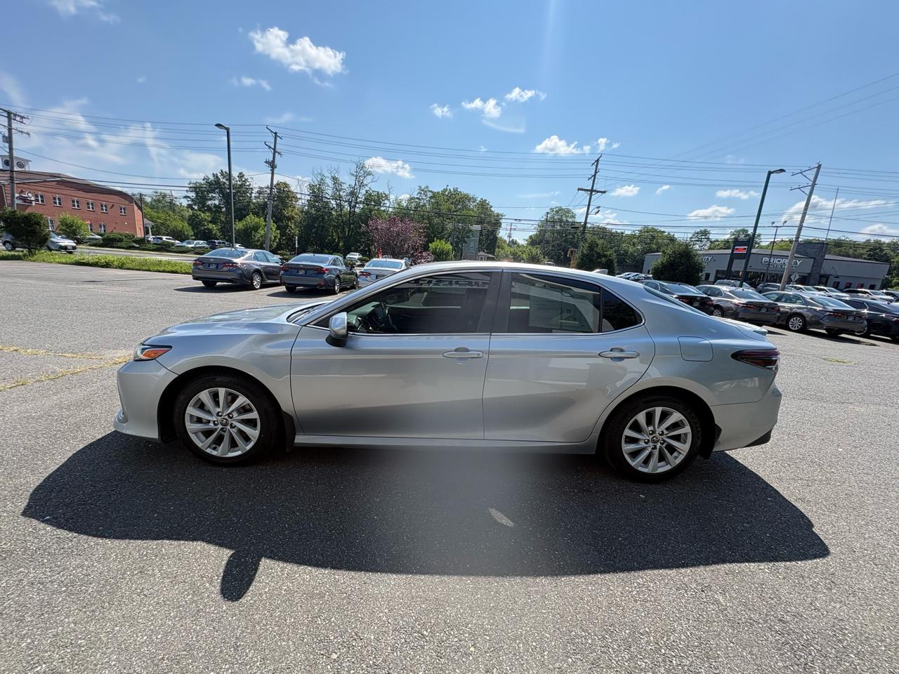 Toyota Camry LE Auto (Natl) 2022