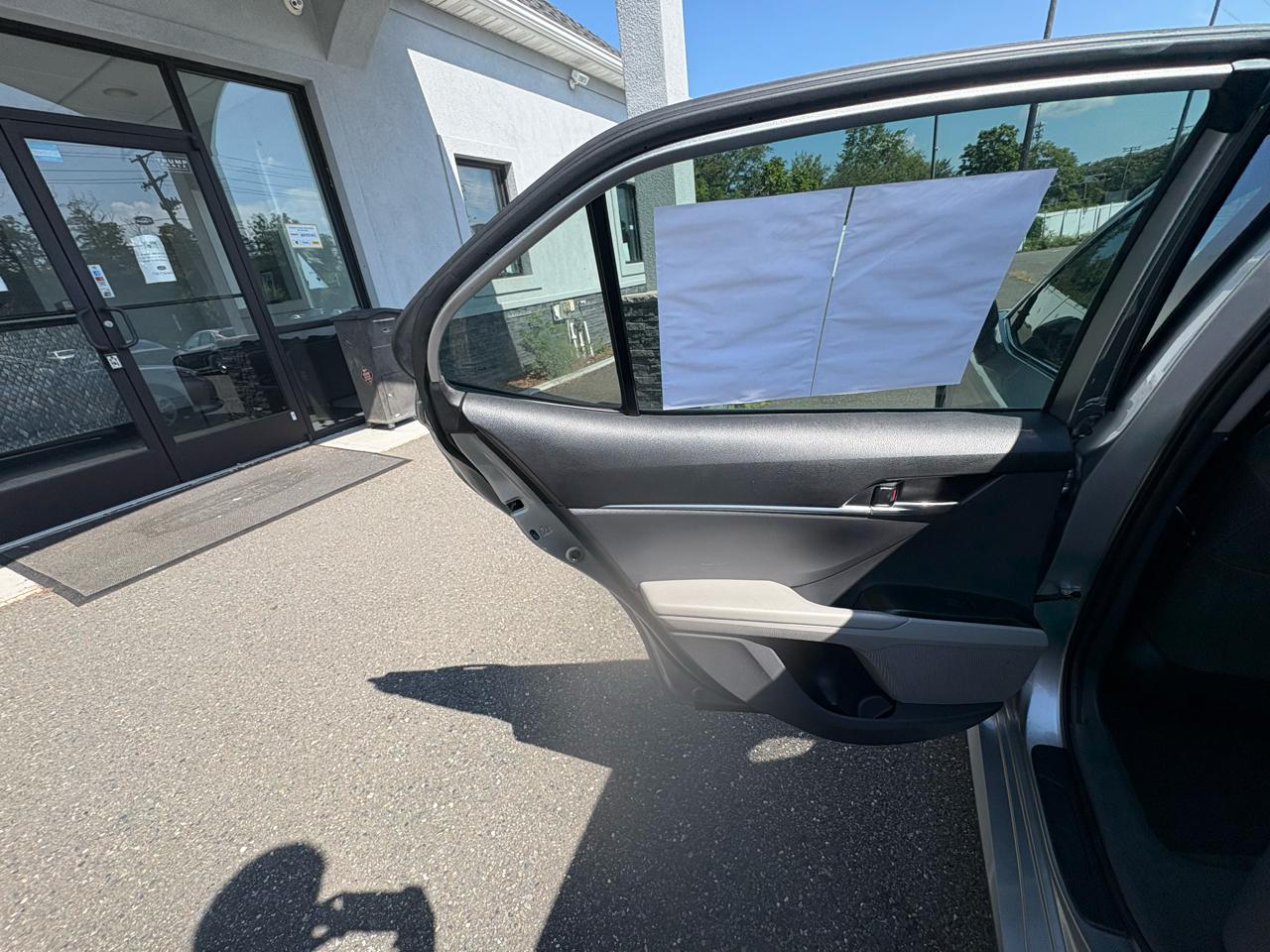 Toyota Camry LE Auto (Natl) 2022